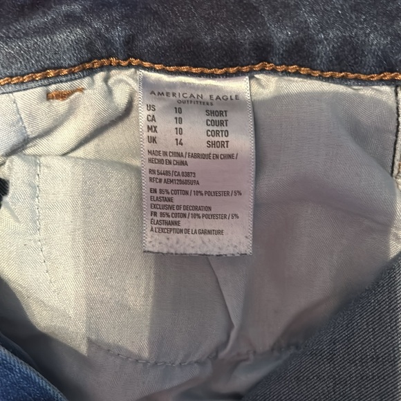 Women’s American Eagle jeans - Picture 3 of 5